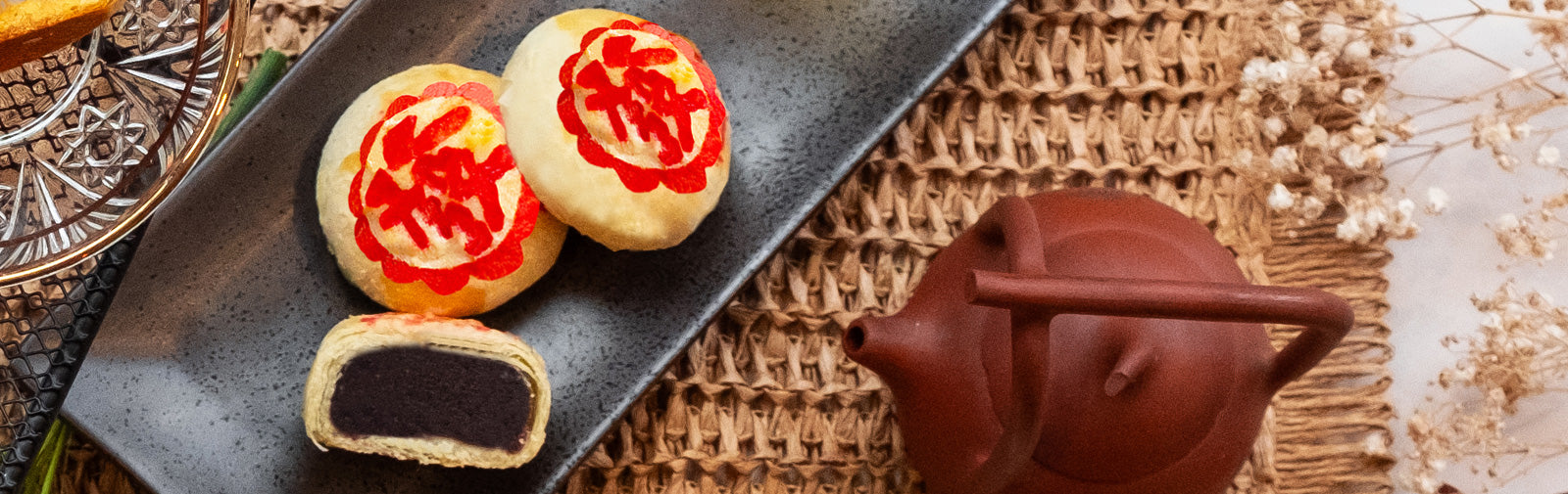 Mini Banh Pia Cakes