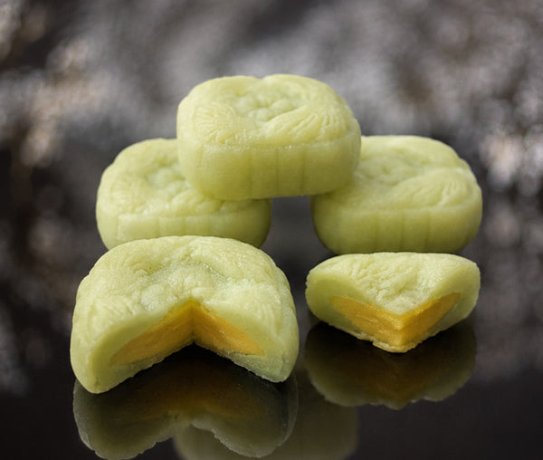 Vietnamese Soft Cakes - Pandan Cake with Mung Bean